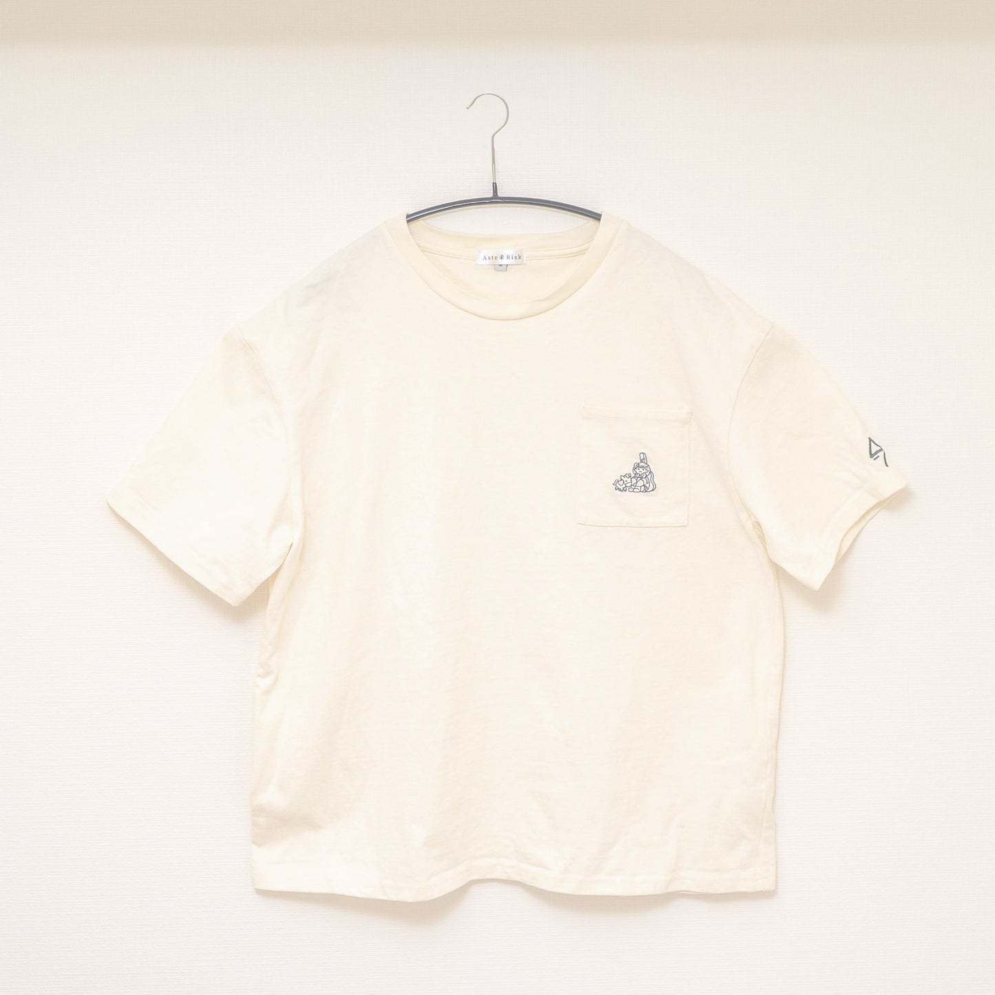 2026＊刺繍Tシャツ（ホワイトベージュ）