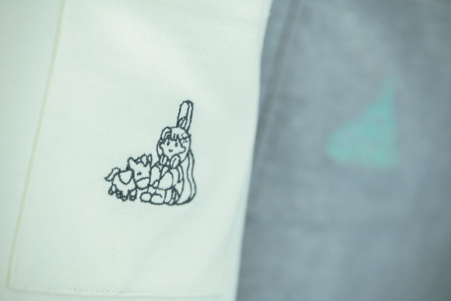 2026＊刺繍Tシャツ（ホワイトベージュ）